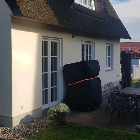 Reetdachhaus Mit Eigenem Strandkorb In Wohlenberg An Der Ostsee Bagian luar foto